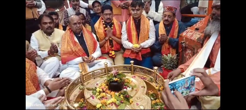 बाराबंकी में श्री लोधेश्वर महादेवा में सात दिवसीय महोत्सव का भव्य आगाज हुआ