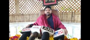 महाराष्ट्र मुख्यमंत्री के नाम पर ब्रज भूषण शरण सिंह ने बजरंग पुनिया पर साधा निशाना साधते हुए  बड़ा बयान दिया है