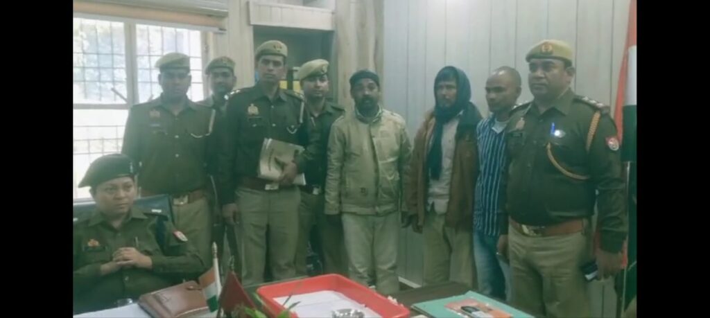 बलरामपुर:कुवैत जाने का फर्जी वीजा देकर धोखाधड़ी करने वालों का बलरामपुर पुलिस ने किया भंडाफोड़,
