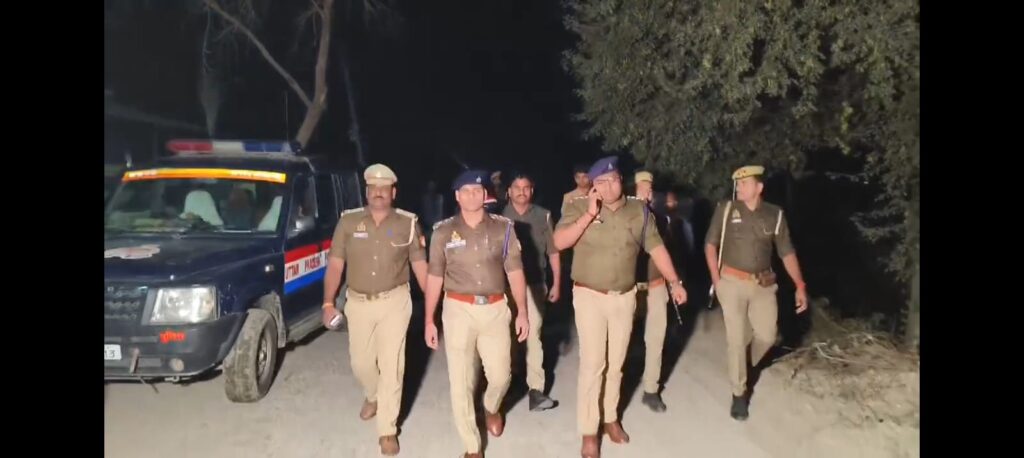सराफा व्यापारी से तंमचा सटा कर लाखों के सोने चांदी की लूट, व्यापारी ने एक बदमाश को पकड़ा, दो फरार।