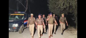 सराफा व्यापारी से तंमचा सटा कर लाखों के सोने चांदी की लूट, व्यापारी ने एक बदमाश को पकड़ा, दो फरार।