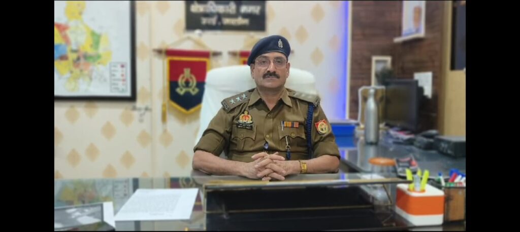 जालौन में स्टेट बैंक ऑफ इंडिया के मैनेजर पर लगे चोरी के गंभीर आरोप