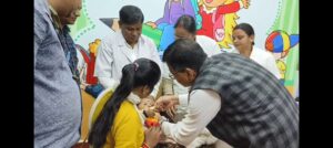 सीएमओ ने किया आदर्श टीकाकरण केंद्र का उद्घाटन