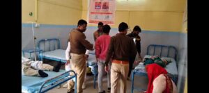 अर्टिगा कार सवारों को तेज रफ्तार डंपर न ने रौंदा,कार सवार पांच लोग घायल,हायर सेंटर किया गया रैफर