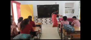 जनपद में परिषदीय विद्यालयों की बदल गई काया कल्प,जिला प्रशासन के अधिकारियों ने लिया था गोद,जिलाधिकारी के पहल का दिखा बड़ा असर